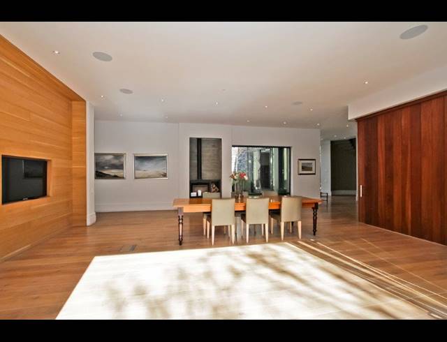 4 BEDROOM HOUSE TO LET IN MELROSE